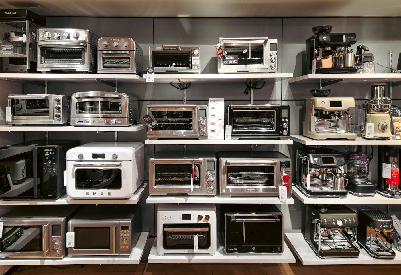 Multi-brand appliance retail display